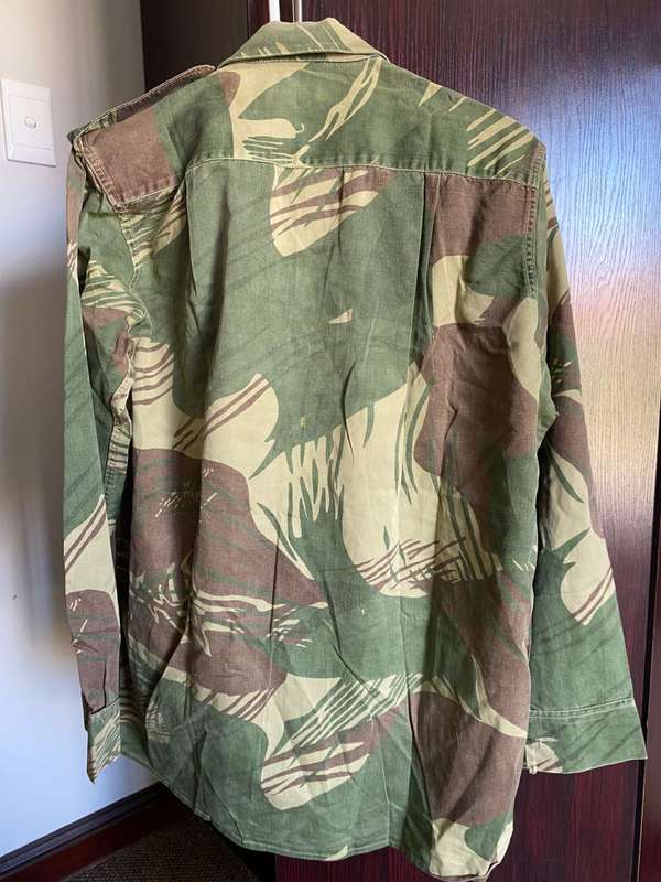 RHODESIAN CAMO LONG SLEEVE SHIRT-SIZE LARGE-MEASURES 60 CM ARMPIT TO ARMPIT-USED BUT GOOD CONDITION-