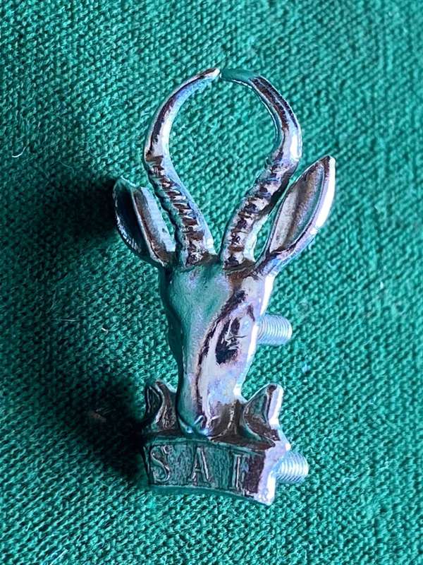 SA INFANTRY CORPS BERET BADGE (SMALL,MEASURES 30 MM) WITH 2 SCREW LUGS