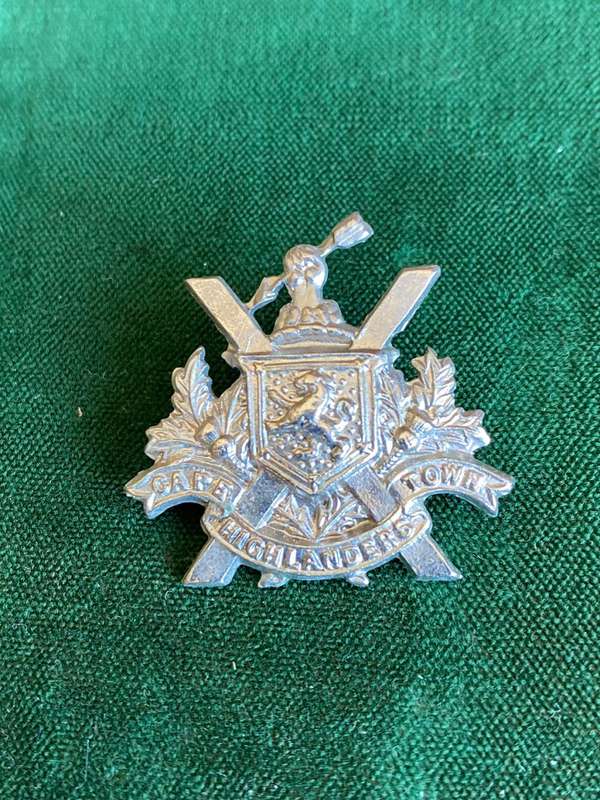 CAPE TOWN HIGHLANDERS,CHROME ,COLLAR BADGE-POST 1968- 2 PINS