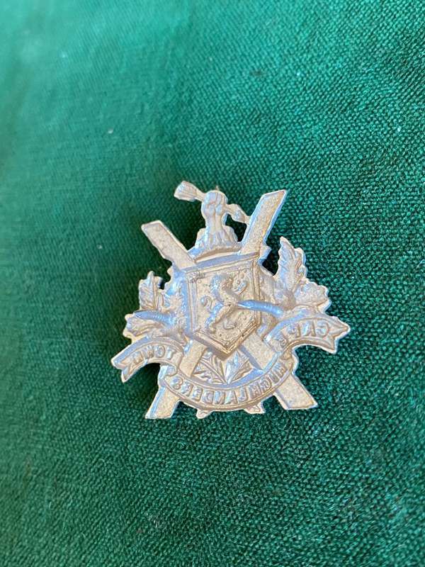 CAPE TOWN HIGHLANDERS,CHROME ,COLLAR BADGE-POST 1968- 2 PINS