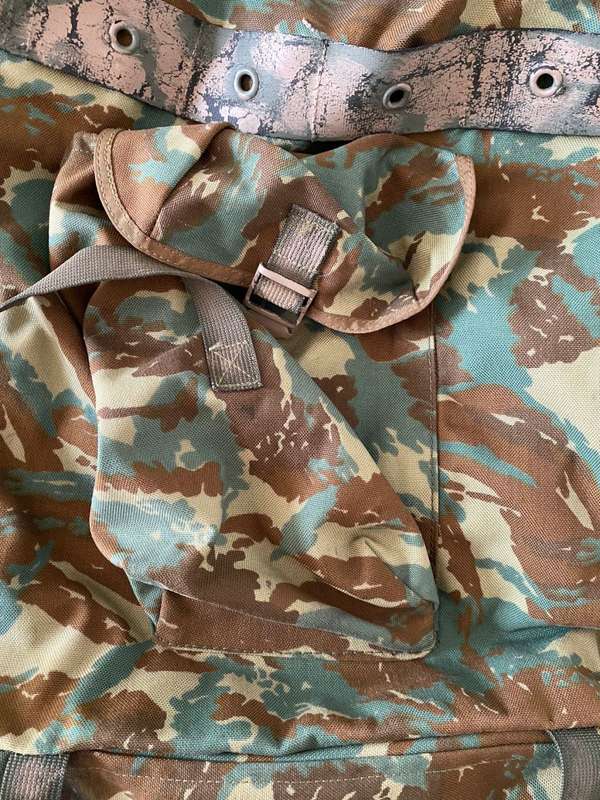 32 BATTALION,LARGE BACK PACK-ALSO USED BY SPECIAL FORCES-COMPLETE WITH FRAME STRAPS AND CLIPS-NOTHIN