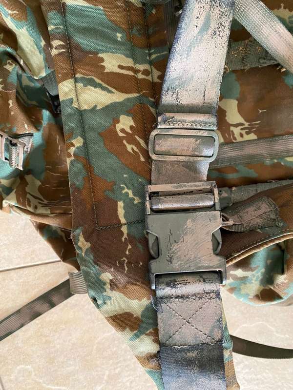 32 BATTALION,LARGE BACK PACK-ALSO USED BY SPECIAL FORCES-COMPLETE WITH FRAME STRAPS AND CLIPS-NOTHIN