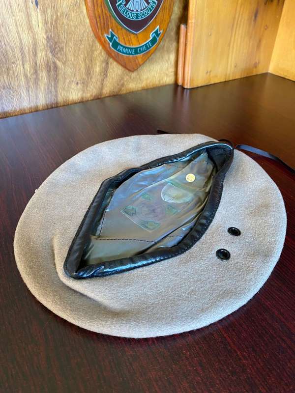 RHODESIAN SAS BERET,GUARANTEED ORIGINAL-NEW WORN -SIZE 6,(5/8)-INSIDE RING MEASURES 50 CM-MINT COND
