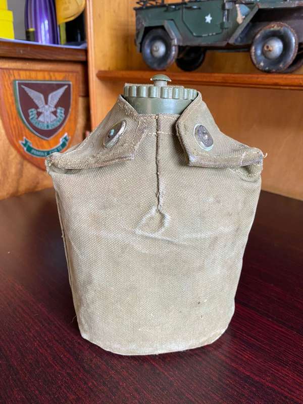 RHODESIAN WATER BOTTLE IN COMPLETE AND GOOD CONDITION