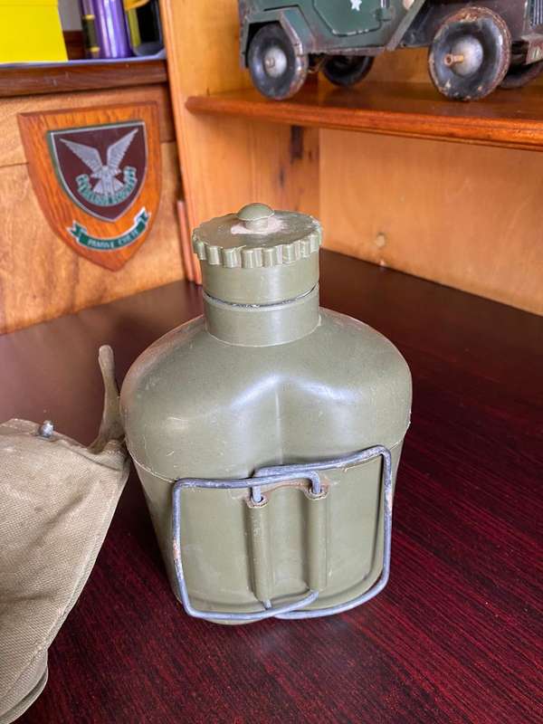 RHODESIAN WATER BOTTLE IN COMPLETE AND GOOD CONDITION