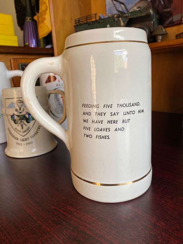 LARGE RHODESIAN LIGHT INFANTRY MUG-COCKROACH STEAK HOUSE-NORBEL POTTERIES RHODESIA,MAKERS STAMP-HEIG