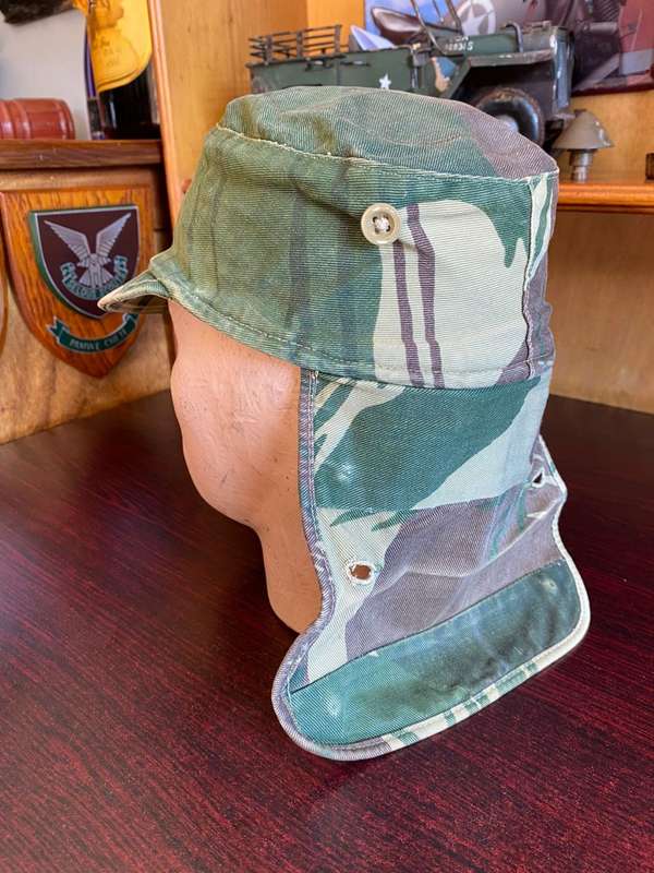 RHODESIAN CAMO FLAP CAP WITH SCARCE REFLECTIVE INNER-BELONGED TO TREDGOLD-HE WAS WITH THE RHODESIAN