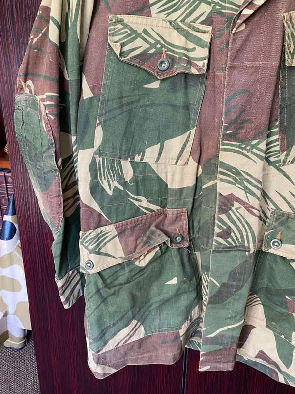 RHODESIAN CAMO BUSH JACKET IN VERY GOOD CONDITION-SIZE LARGE-MEASURES 60CM ARMPIT TO ARMPIT-NO DAMAG