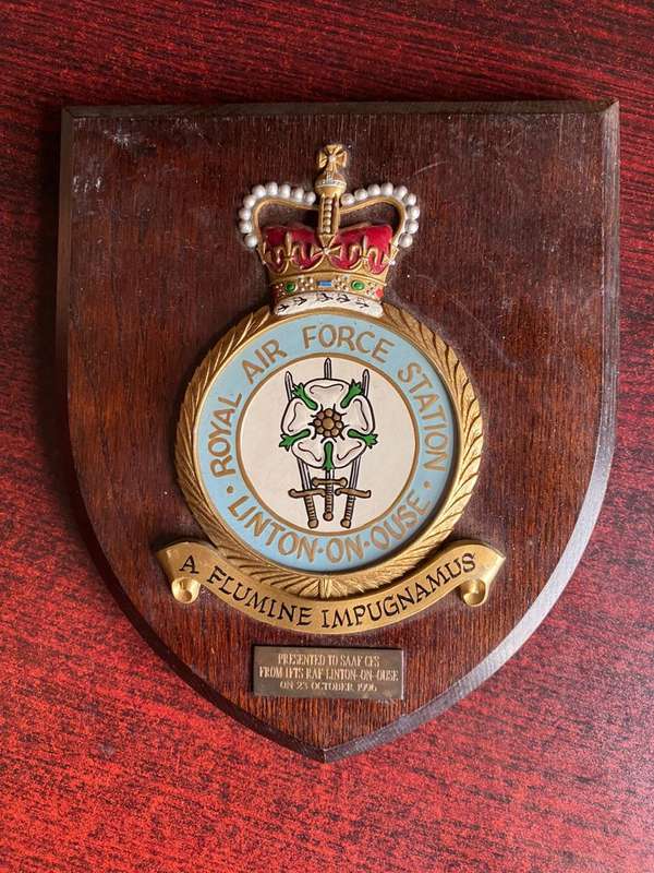 ROYAL AIR FORCE STAION LINTON-ON COURSE PLAQUE-PRESENTED TO SAAF CFS ON 2 OCT 1996