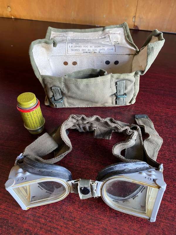 WW2 ANTI MINE BLAST PROTECTOR GOGGLES-ORIGINAL PERIOD ITEM IN COMPLETE AND VERY GOOD CONDITION