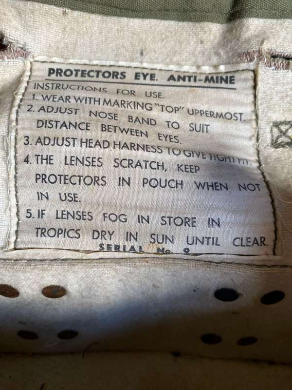 WW2 ANTI MINE BLAST PROTECTOR GOGGLES-ORIGINAL PERIOD ITEM IN COMPLETE AND VERY GOOD CONDITION