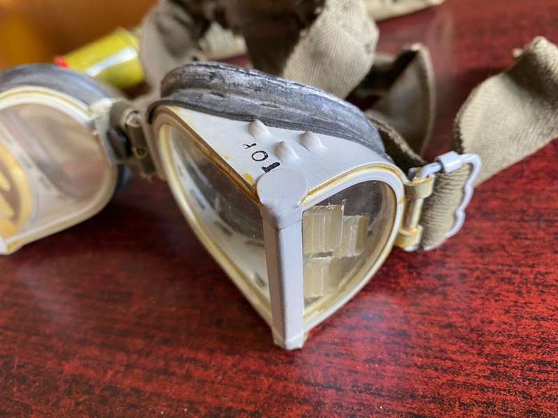 WW2 ANTI MINE BLAST PROTECTOR GOGGLES-ORIGINAL PERIOD ITEM IN COMPLETE AND VERY GOOD CONDITION