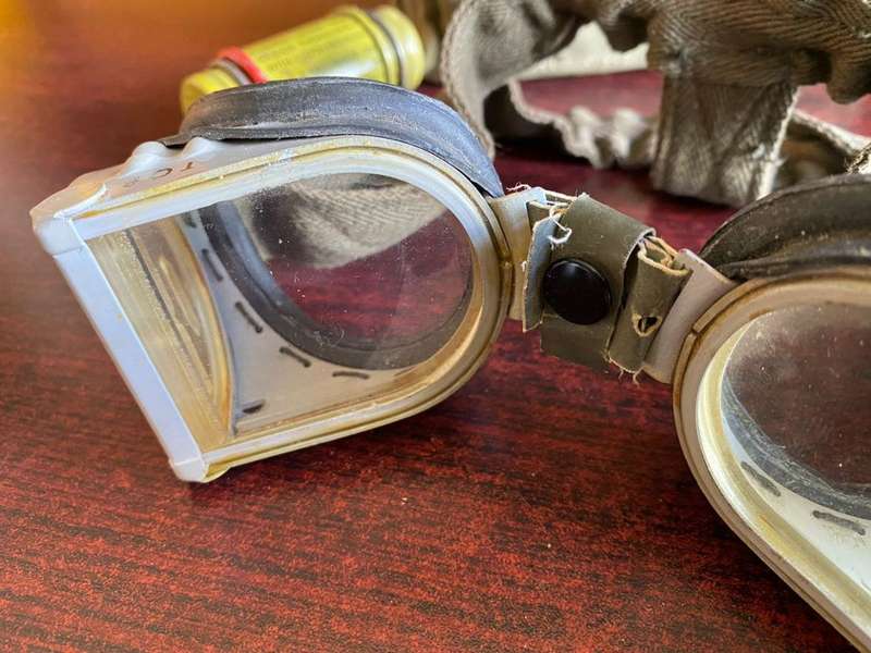 WW2 ANTI MINE BLAST PROTECTOR GOGGLES-ORIGINAL PERIOD ITEM IN COMPLETE AND VERY GOOD CONDITION