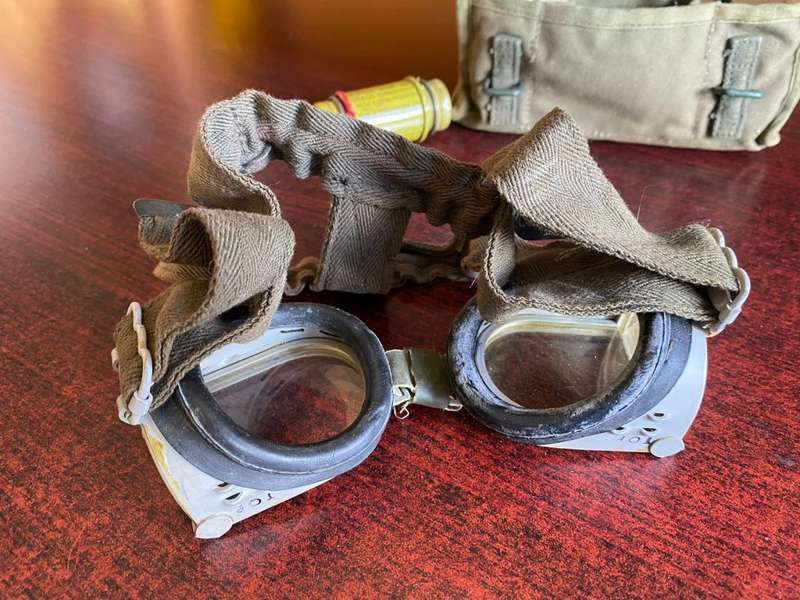 WW2 ANTI MINE BLAST PROTECTOR GOGGLES-ORIGINAL PERIOD ITEM IN COMPLETE AND VERY GOOD CONDITION