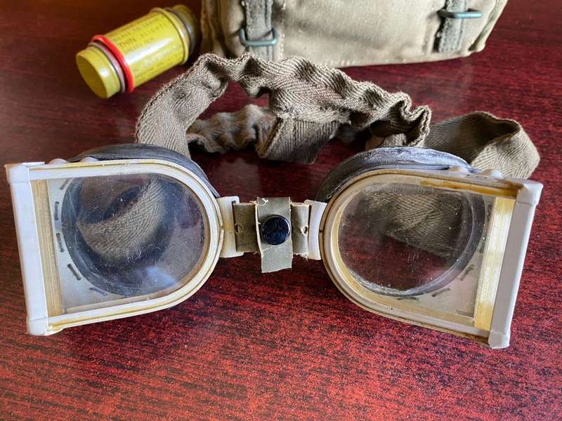 WW2 ANTI MINE BLAST PROTECTOR GOGGLES-ORIGINAL PERIOD ITEM IN COMPLETE AND VERY GOOD CONDITION