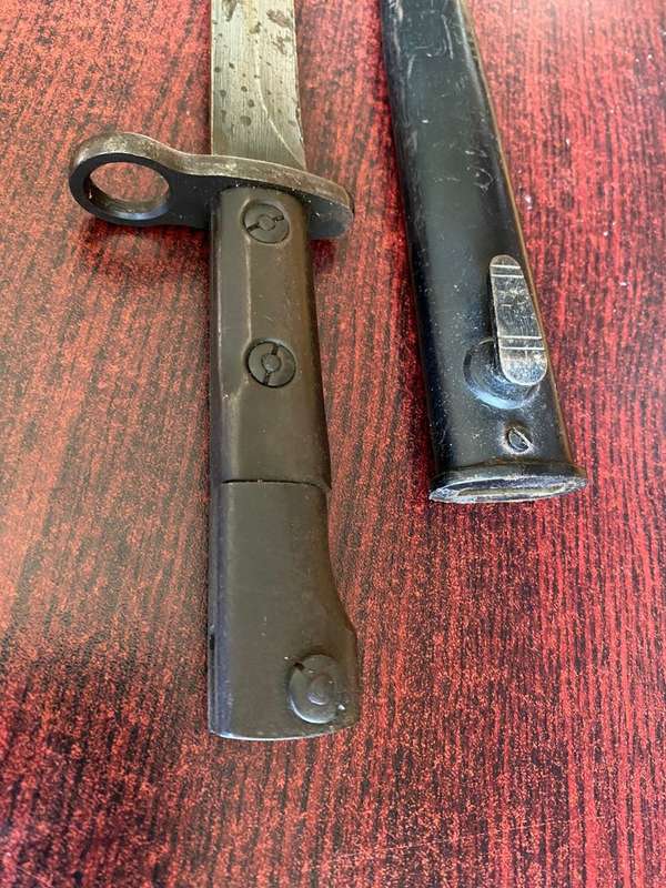 SA S1 OR UZI BAYONET WITH METAL SCABBARD