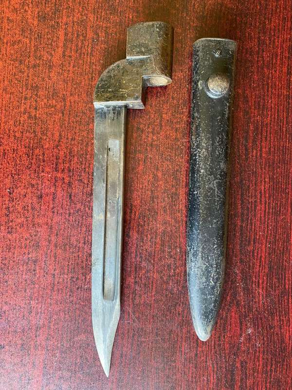 SA NO 9 BAYONET WITH METAL SCABBARD