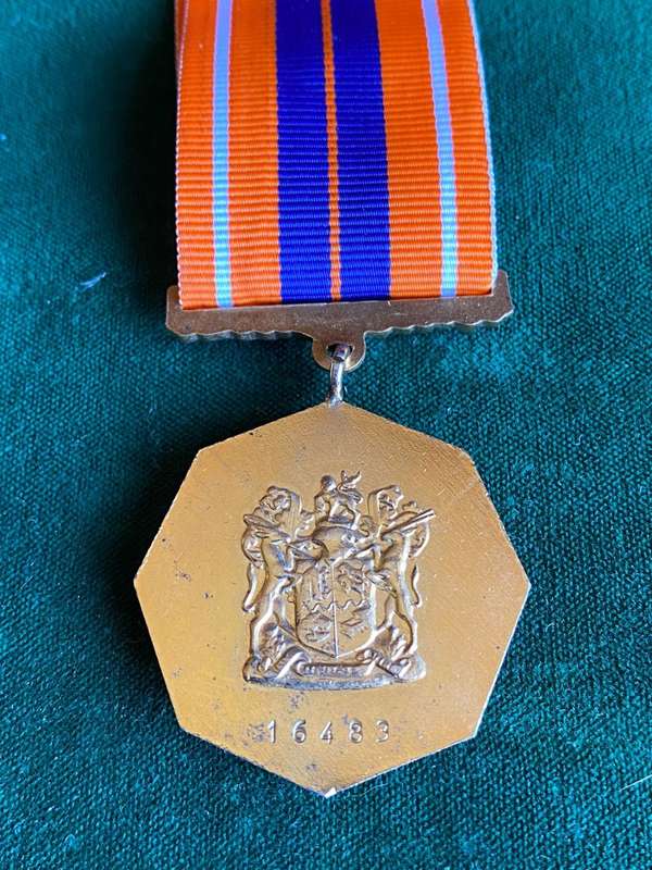 SADF FULL SIZE PRO PATRIA MEDAL-EARLY 1ST TYPE WITH SWIVEL SUSPENDER AND LOW NO.-MADE BY METAL ART-