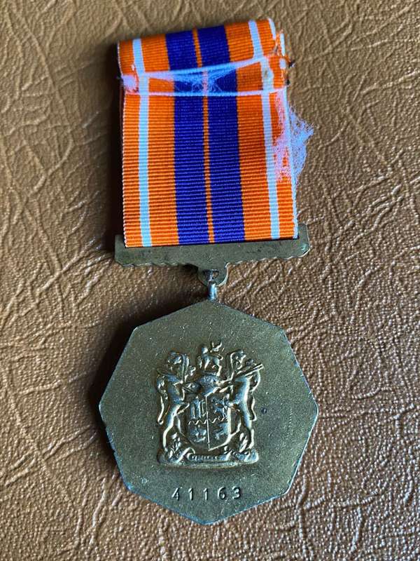 SADF FULL SIZE PRO PATRIA MEDAL-EARLY 1ST TYPE WITH SWIVEL SUSPENDER AND LOW NO.-MADE BY METAL ART-