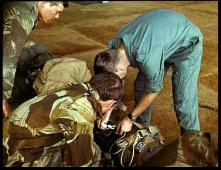 RHODESIAN BRUSHSTROKE DRY SEASON CAMO JACKET-A VERY RARE RHODESIAN EXPERIMENTAL CAMO DONE BETWEEN TH