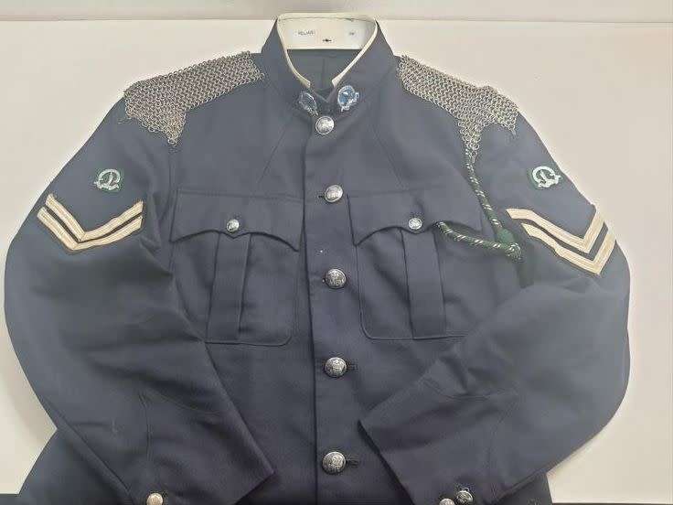 NATAL MOUNTED RIFLES UNIFORM,JACKET A SIZE MEDIUM,MEASURES 55CM ARMPIT TO ARMPIT-GOOD CONDITION,CONS