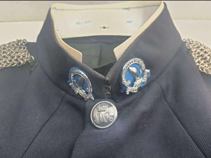 NATAL MOUNTED RIFLES UNIFORM,JACKET A SIZE MEDIUM,MEASURES 55CM ARMPIT TO ARMPIT-GOOD CONDITION,CONS