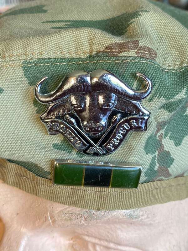 32 BATTALION BERET,WITH CAP AND BERET BAR-ALL ORIGINAL AND IN GOOD CONDITION