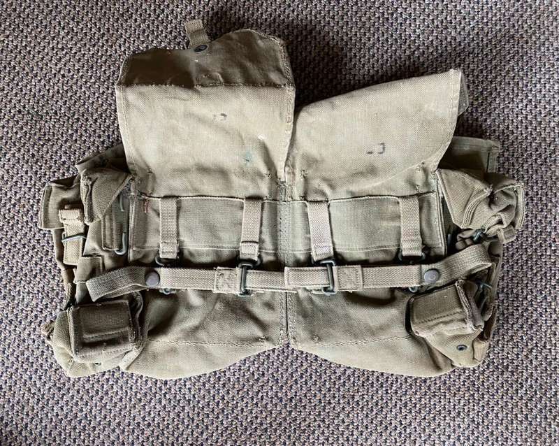 RHODESIAN PATTERN 62 KIDNEY POUCHES-GOOD AND COMPLETE CONDITION