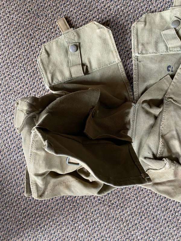 RHODESIAN PATTERN 62 KIDNEY POUCHES-GOOD AND COMPLETE CONDITION