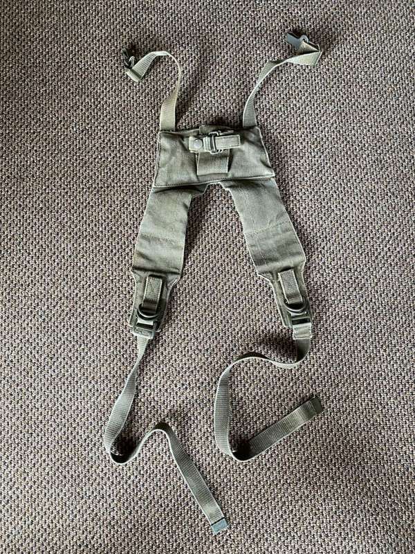 RHODESIAN PATTERN 62 YOKE PADDED-OLIVE GREEN WEBBING-GOOD AND COMPLETE CONDITION
