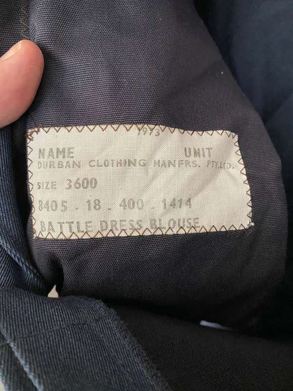 SAAF BUNNY JACKET,LABELLED-SIZE MEDIUM-MEASURES 46 CM ARMPIT TO ARMPIT-VERY GOOD CONDITION,WITHOUT A