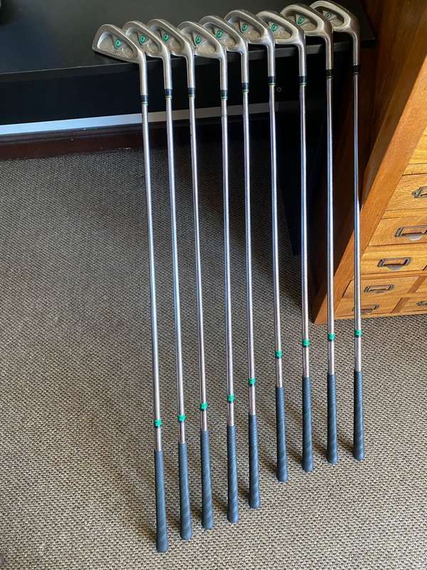 OPTION OB1,FULL SET,MENS 2 TO 9 WITH SAND AND PITCHING WEDGE-THE 7 STICK IS MISSING