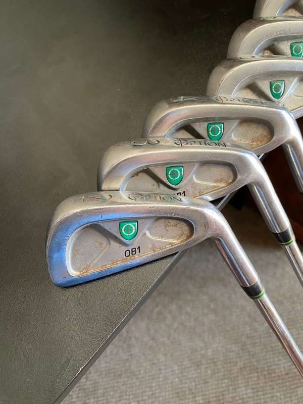 OPTION OB1,FULL SET,MENS 2 TO 9 WITH SAND AND PITCHING WEDGE-THE 7 STICK IS MISSING