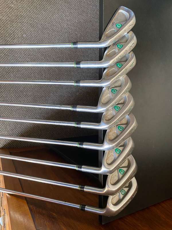 OPTION OB1,FULL SET,MENS 2 TO 9 WITH SAND AND PITCHING WEDGE-THE 7 STICK IS MISSING