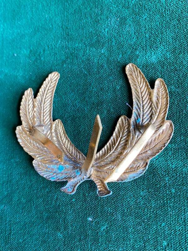 ITALIAN WW2, PART OF COMMISSARIES  CAP BADGE