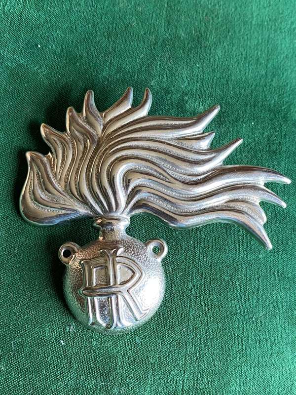 ITALIAN WW2 MILITARY POLICE CAP BADGE-LARGE- MEASURES 80 X 85 MM