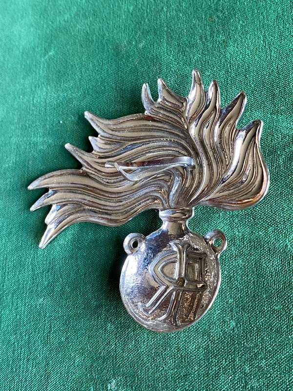 ITALIAN WW2 MILITARY POLICE CAP BADGE-LARGE- MEASURES 80 X 85 MM