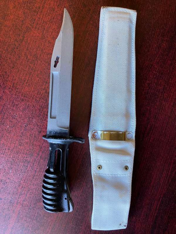BRITISH L 1A 3 BAYONET FOR THE SA 80 RIFLE WITH CEREMONIAL WHITE POLY PROPYLENE FROG-THE BAYONET SHO