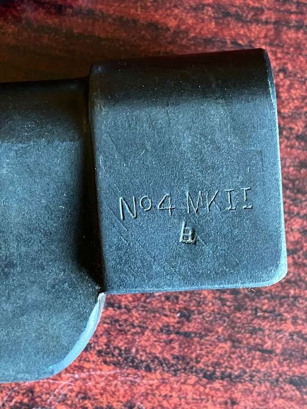 .303 NO 4 MK11 BAYONET WITH METAL SCABBARD IN VERY GOOD CONDITION
