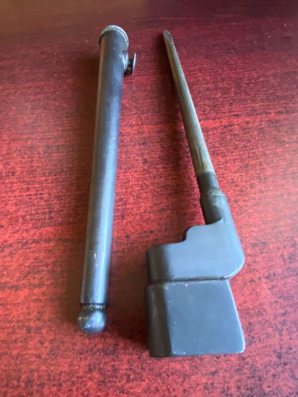 .303 NO 4 MK11 BAYONET WITH METAL SCABBARD IN VERY GOOD CONDITION