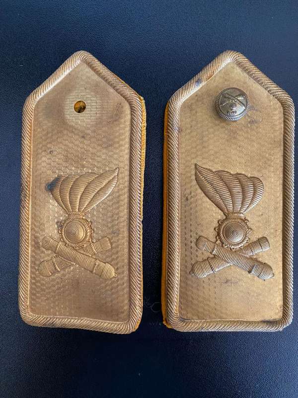 ITALIAN WW2 OFFICERS SHOULDER BOARD PAIR FOR ARTILLERY