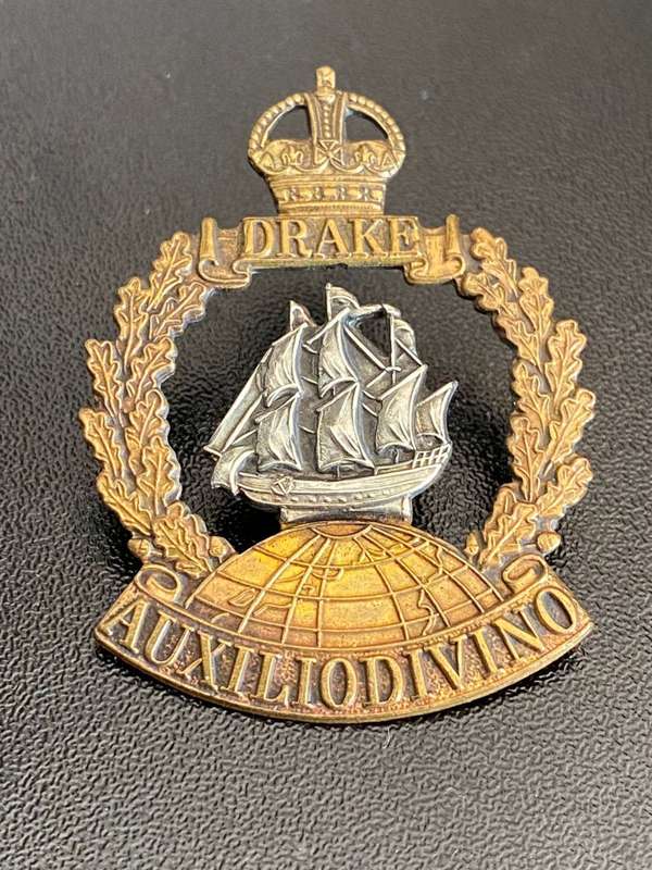 BRITISH WW1 ROYAL NAVAL DIVISION,DRAKE BATTALION BRASS AND SILVER METAL HAT BADGE-MEASURES 55X42 MM