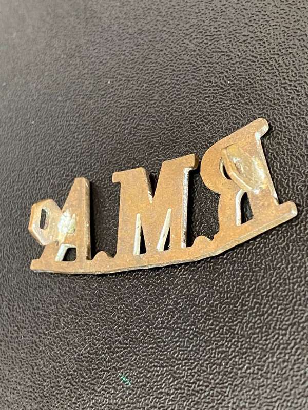WW1 ROYAL MARINE ARTILLERY TITLE- 2 LUGS