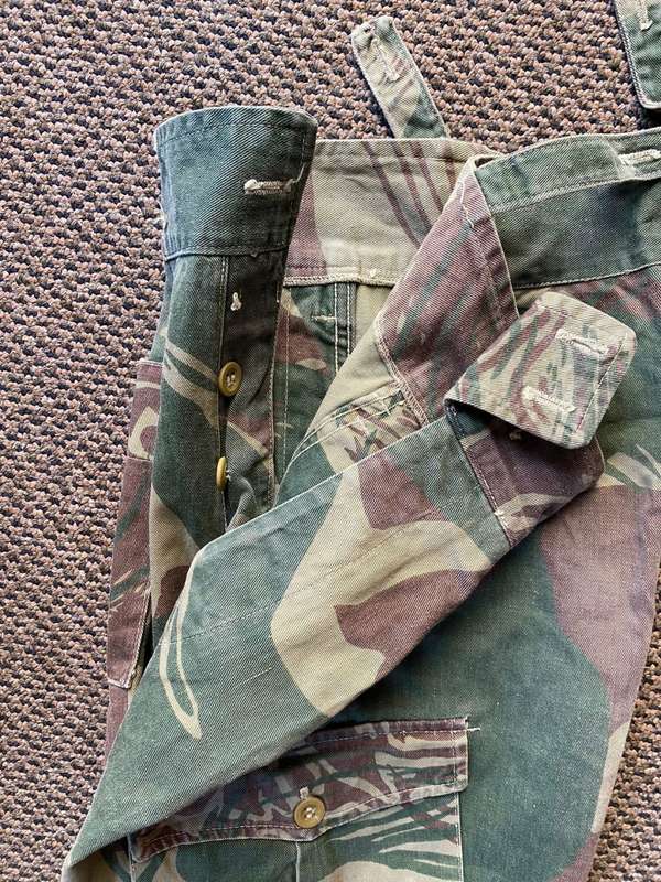 RHODESIAN CAMO TROUSERS-SIZE 30-PIPE LENGTH OF 71 CM-USED BUT GOOD CONDITION- 5 BUTTONS MISSING