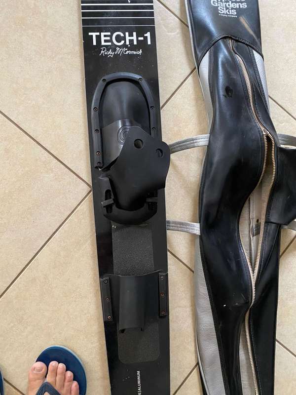 CYPRESS GARDENS SLALOM WATER SKI WITH BAG-TECH ONE RICKY MCORMICK CARBON/GRAPHILE/ALUMINIUM-OVERALL