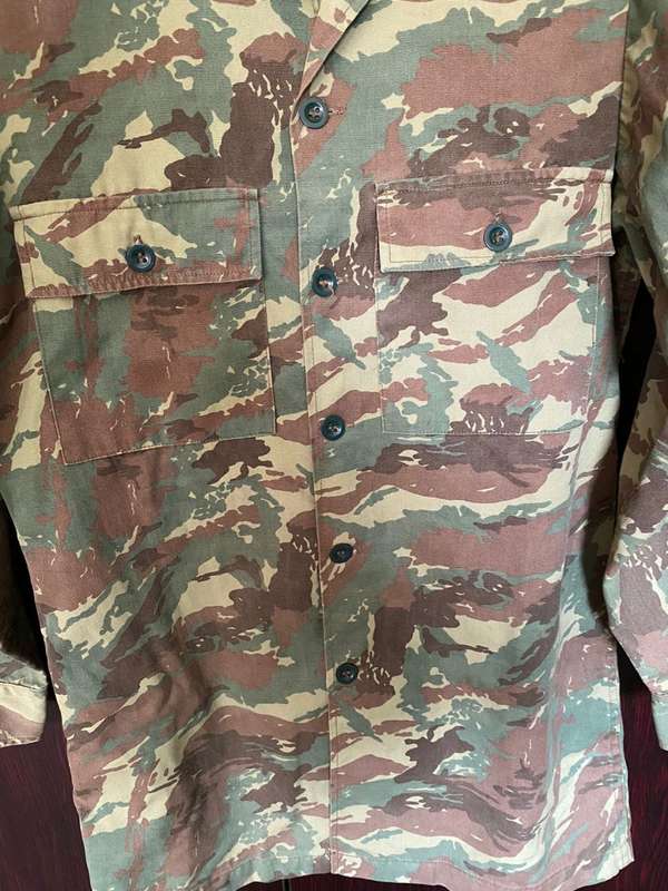 32 BATTALION LONG SLEEVE SHIRT-SIZE SMALL-MEASURES 50 CM ARMPIT TO ARMPIT-USED BUT GOOD CONDITION