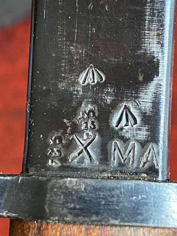 AUSTRAILIAN MADE 1907 BAYONET WITH THE MA(LITHGOW SMALL ARMS FACTORY)MARKINGS ON BLADE AND SLAZ (SLA