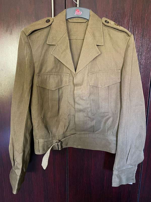 SA BUNNY JACKET-PURE WOOL LABEL-DATED 1972-SIZE MEDIUM-MEASURES 53 CM ARMPIT TO ARMPIT -GOOD CONDITI