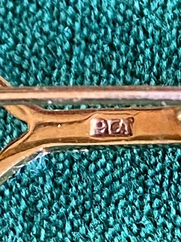 9CT YELLOW GOLD TIE PIN WITH BEAUTIFUL RHINESTONE/STONE-TOTAL LENGTH OF PIN 60 MM-TOTAL WEIGHT 4,8G