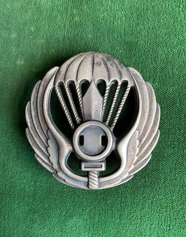 ITALIAN ARMY PARACHUTE BATTALION (TARQUINIA)- 2 LUGS- PRE 1985